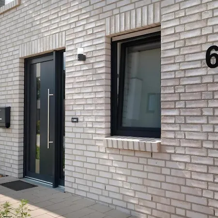 Strandhaus 2, Mit Garten, 250 Meter Zum *