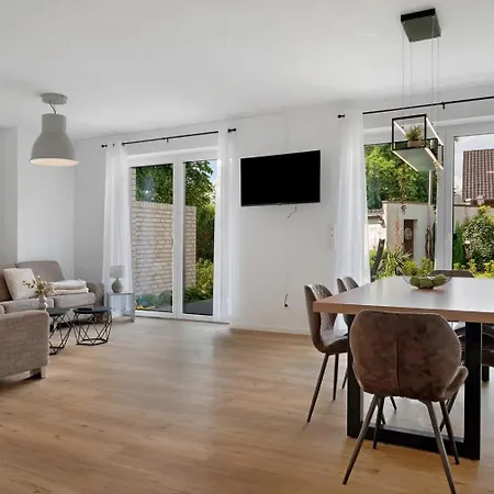 Casa de Férias Strandhaus 2, Mit Garten, 250 Meter Zum Lembruch