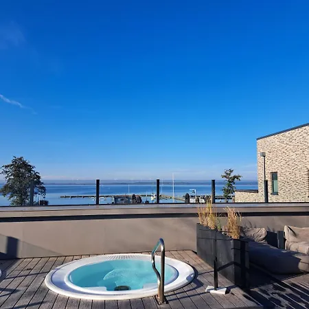 Strandhaus 2, Mit Garten, 250 Meter Zum * Lembruch