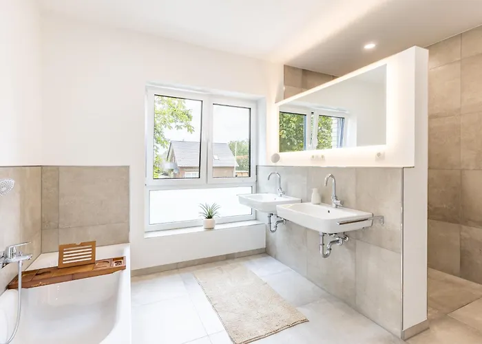 Strandhaus 2, Mit Garten, 250 Meter Zum *