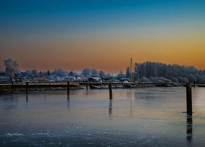 Strandhaus 2, Mit Garten, 250 Meter Zum *