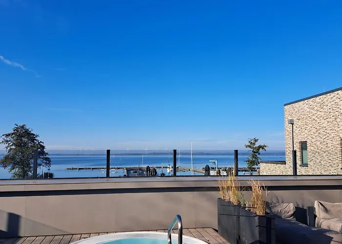 Strandhaus 2, Mit Garten, 250 Meter Zum * Lembruch